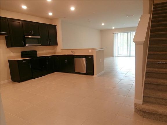 4th image of 3527 Plainview Dr