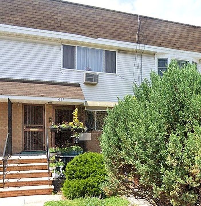 2nd image of 1287 Putnam Ave