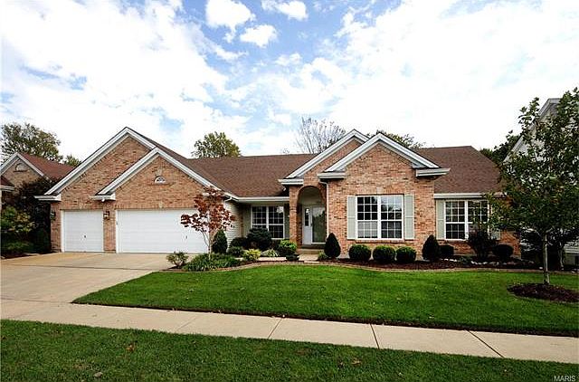 1st image of 766 Bellerive Manor Dr