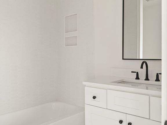 5th image of 504 Edwin St Lot 4