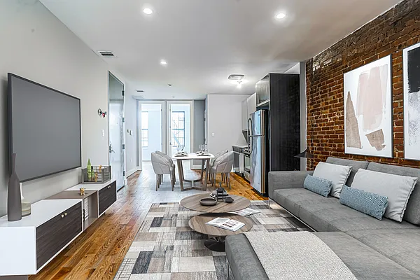 Rented by ERNY LLC | media 9