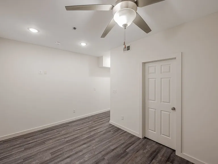 811 Douglas St #107 — Photo 10