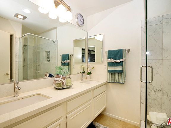 5th image of 631 S Kenmore Ave APT 104
