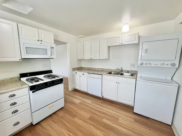 6083 Severin Dr, La Mesa, CA 91942