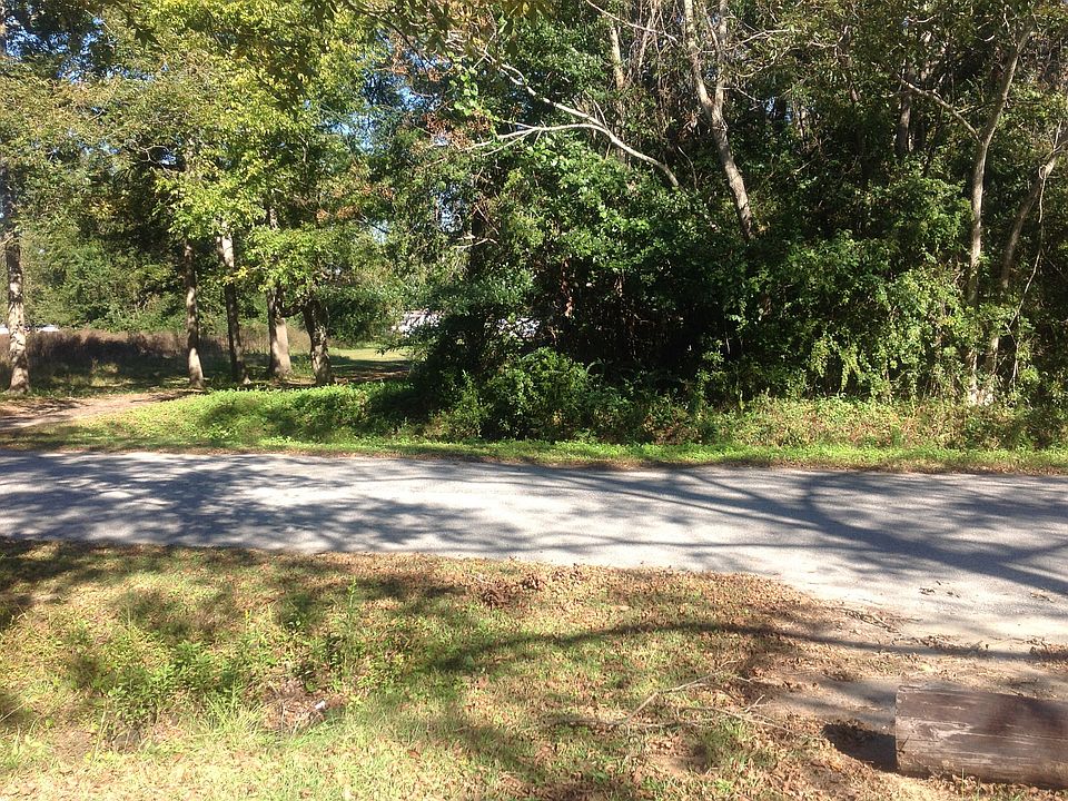 Home site off the main road