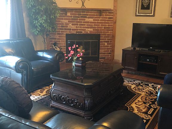 LR w/Fireplace