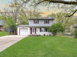 2517 Madison Ave, Des Moines, IA 50310