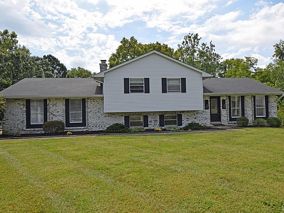 3rd image of 7179 Woodland Cir