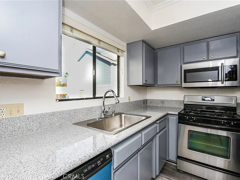 622 N Wilson Ave #4 — Photo 4