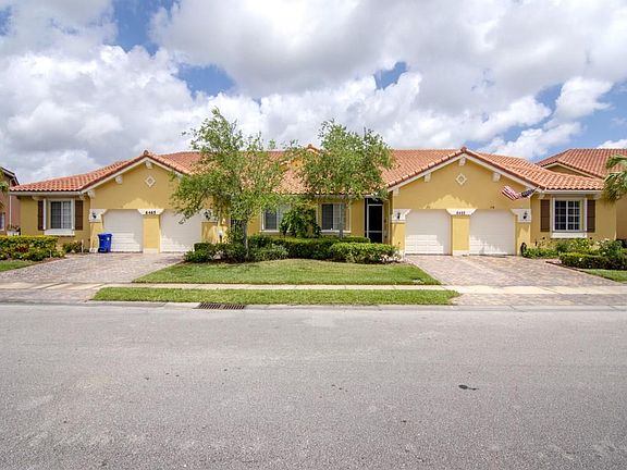 3rd image of 6465 Oxford Cir