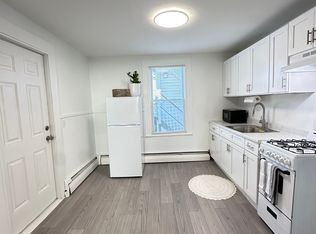 176 Pearl St #2R, Middletown, CT 06457