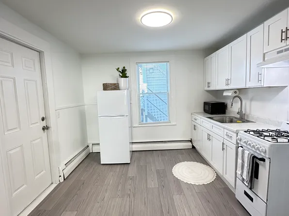 176 Pearl St, Middletown, CT