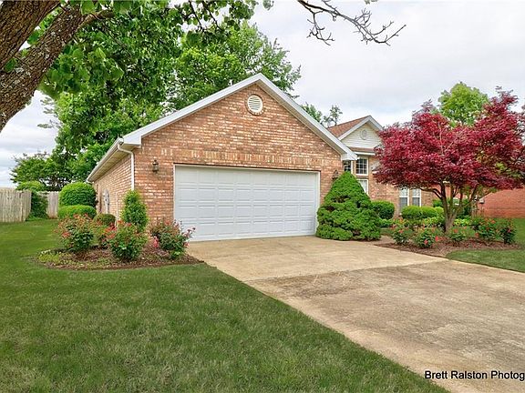 2nd image of 316 Center Dr