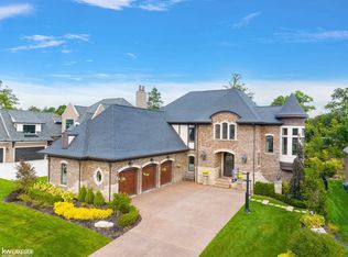 1887 Traceky, Rochester Hills, MI 48306