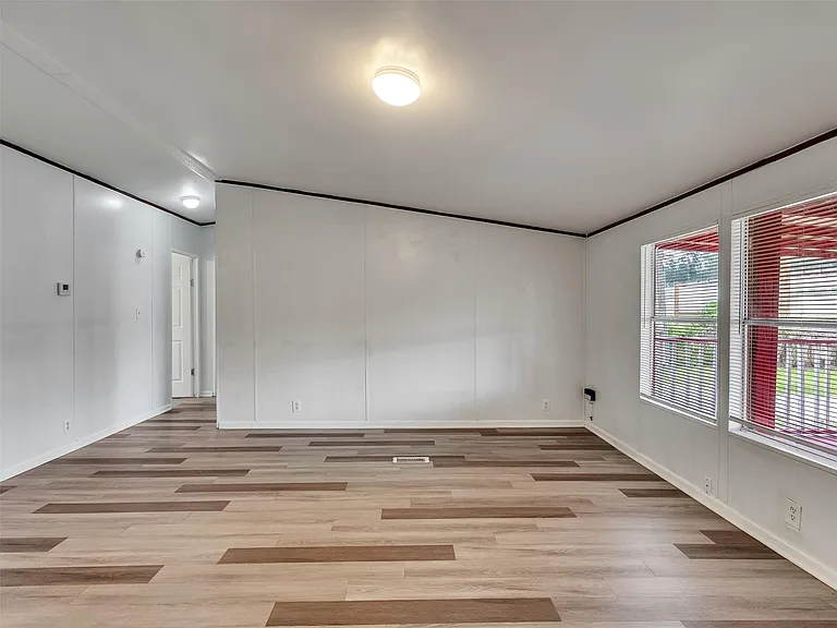 25779 Almarie Dr — Photo 13