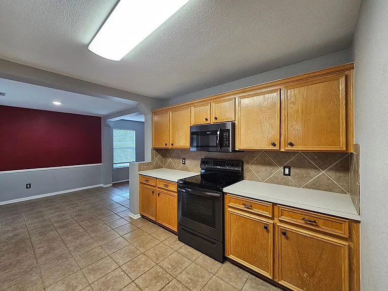 5704 Schneider Dr — Photo 5