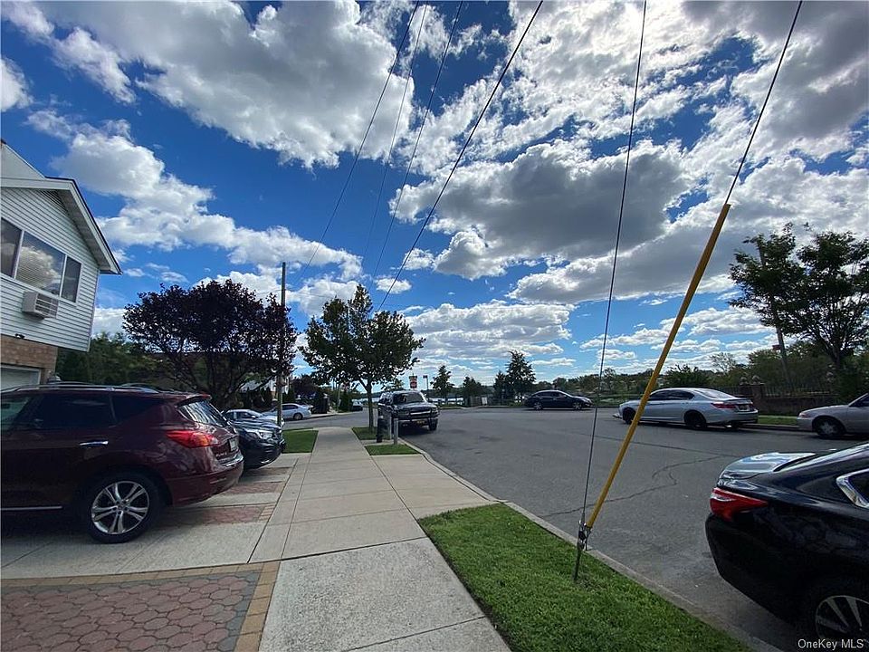 2nd image of 302 Howe Ave