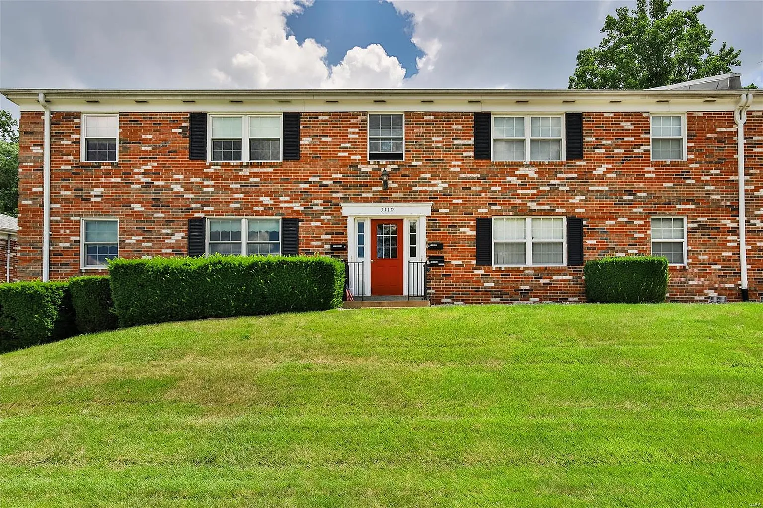 3110 Carnaby Ln APT D photo 1