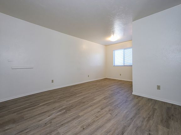 4th image of 312 E 24th St APT 1