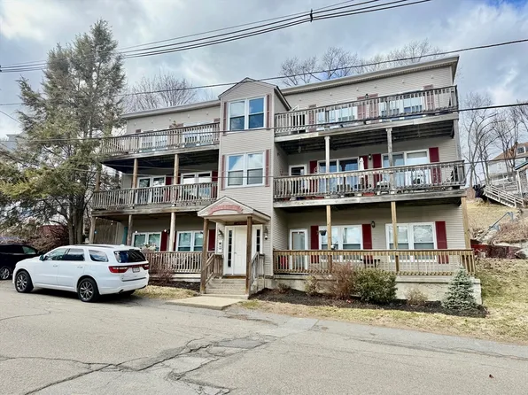 40 Nashua St APT 3, Clinton, MA 01510