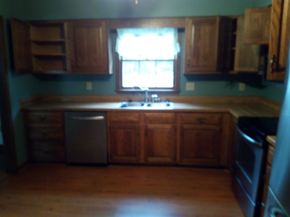1st image of 214 Lisa Dr