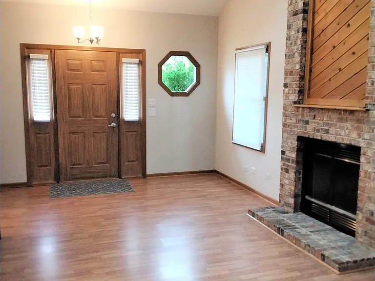 9303 Whitehall Ln #9303 — Photo 2