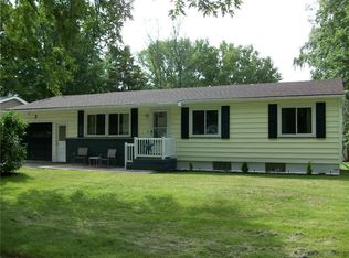 7 Courtright Ln, Rochester, NY 14624