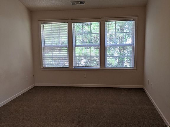 5th image of 1421 Anona Pl