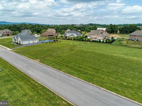 2nd image of 2723 Farnham Ln #54