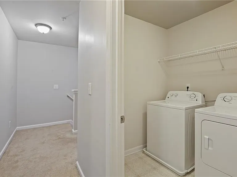 720 Surrey Park Pl SE — Photo 23
