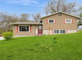 12323 Niabi Zoo Rd, Coal Valley, IL 61240