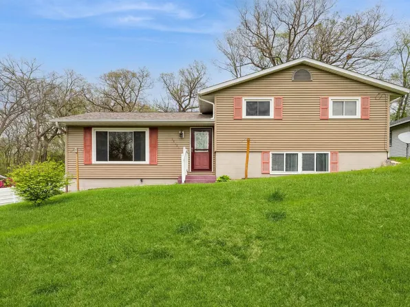12323 Niabi Zoo Rd, Coal Valley, IL 61240
