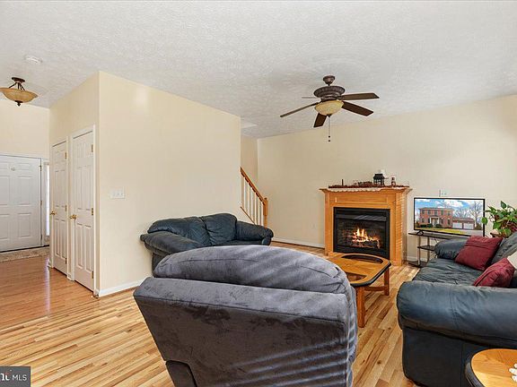 4th image of 68 Raft Ct
