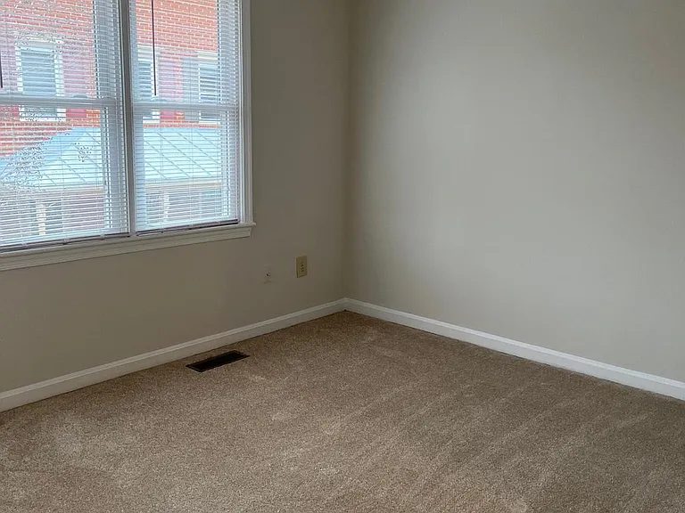 1533 Oronoco St — Photo 16