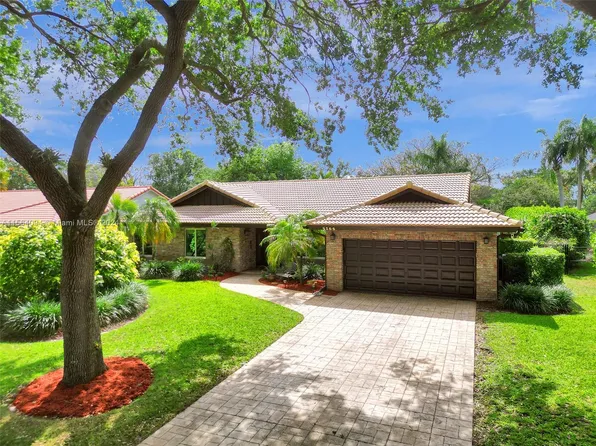 5166 NW 81st Ter, Coral Springs, FL 33067