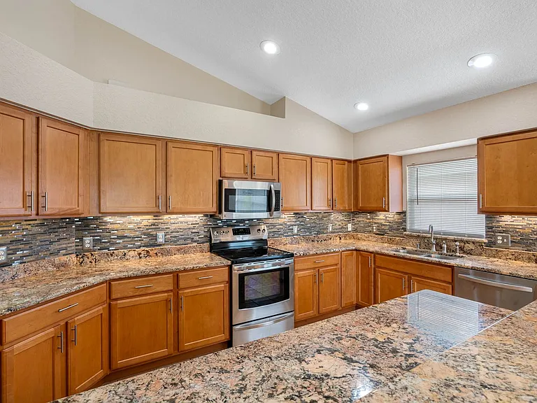 3063 Westmoreland Dr — Photo 15