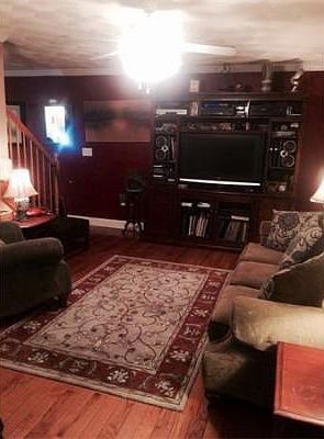 5th image of 323 Groveland St