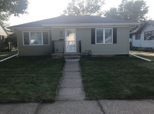 2354 Dunham St, Clinton, IA 52732
