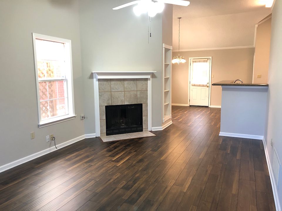 1st image of 620 Ashley Glen Cir E