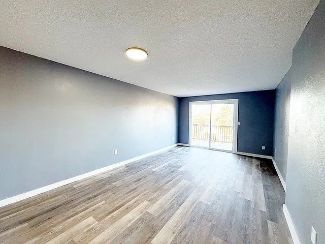 2001 Magnuson Way #16 — Photo 7