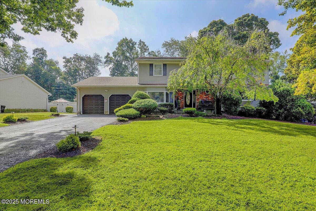 8 Kensington Drive, Manalapan, NJ 07726 | Zillow
