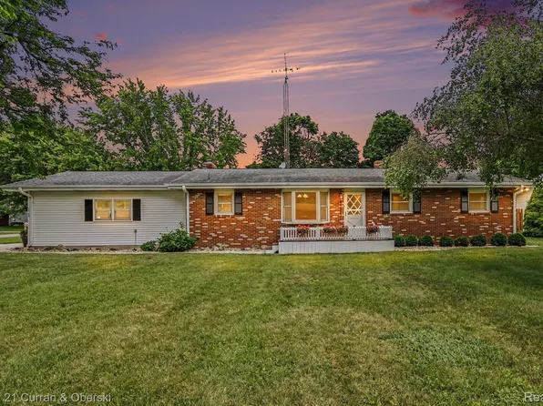1764 Arcadia Dr, Saint Joseph, MI 49085