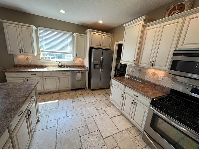 1936 Heathrow Dr — Photo 6