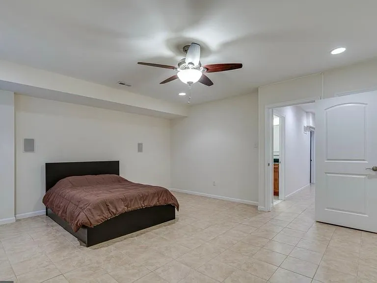 522 Carpenter St — Photo 16