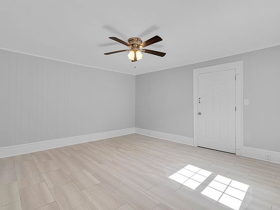 3rd image of 220 Casey Creek Rd
