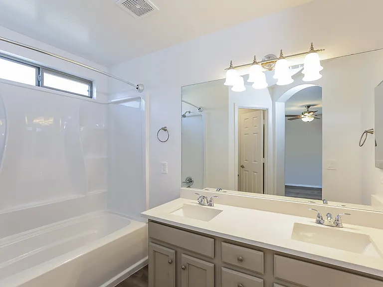 7302 S 253rd Ave — Photo 11