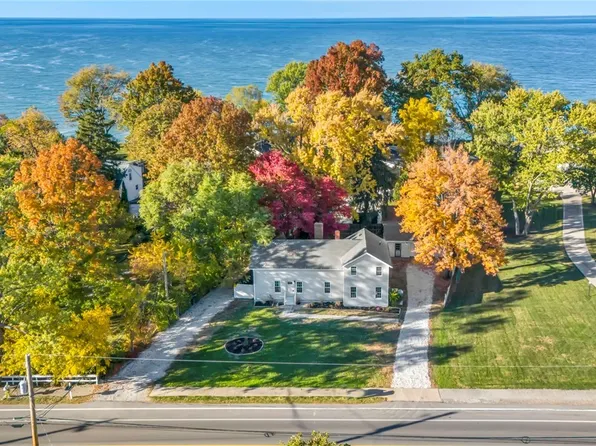 5425 E Lake Rd, Sheffield Lake, OH 44054