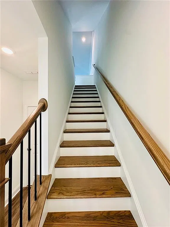 5 bed, 7.0 bath, 1903 sqft, $2,900 — Photo 4