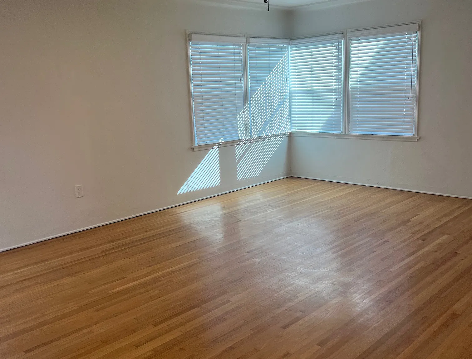 3 bed, 1729 sqft, $4,800 — Photo 3