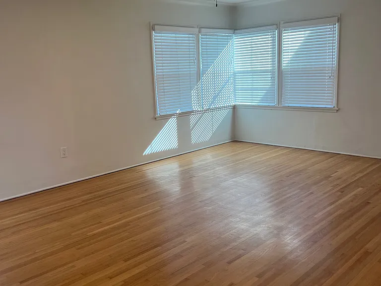 45 Coronado Ave — Photo 3